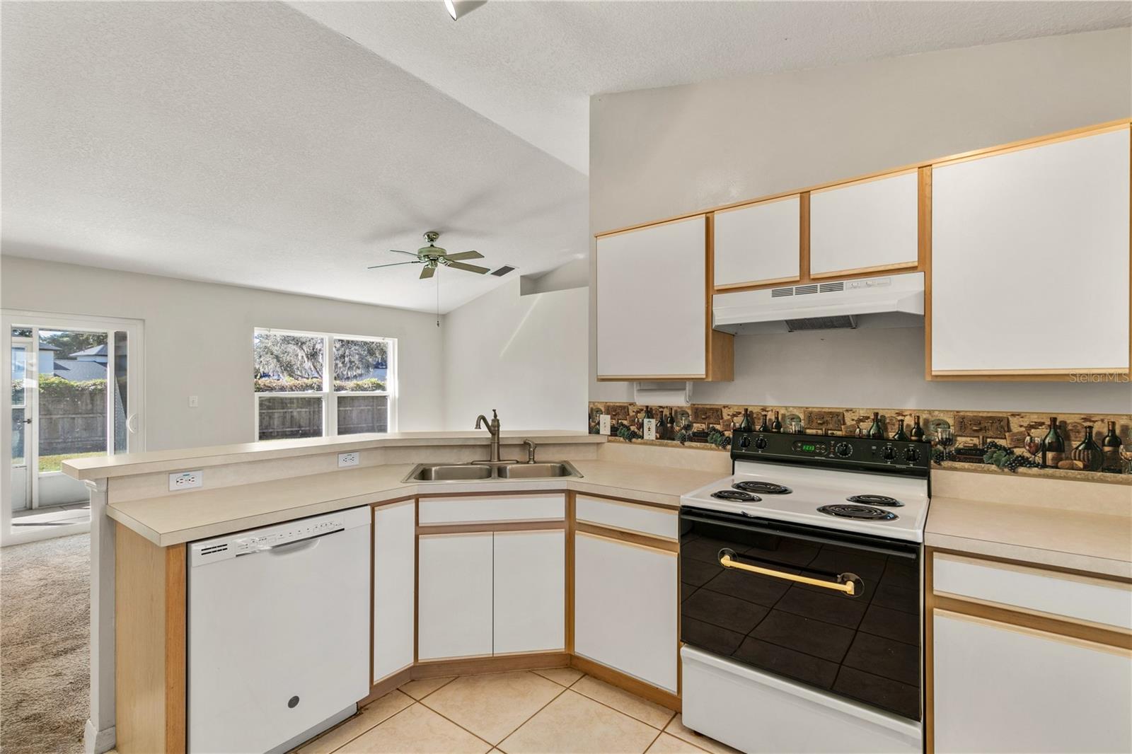 EUSTIS LAKE YALE LANDING ADD 01 TR A & B - Residential