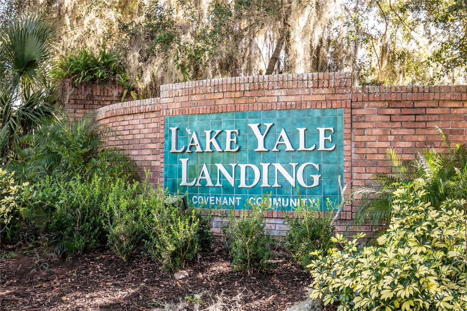 EUSTIS LAKE YALE LANDING ADD 01 TR A & B - Residential
