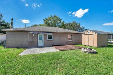 A home in WINTER HAVEN