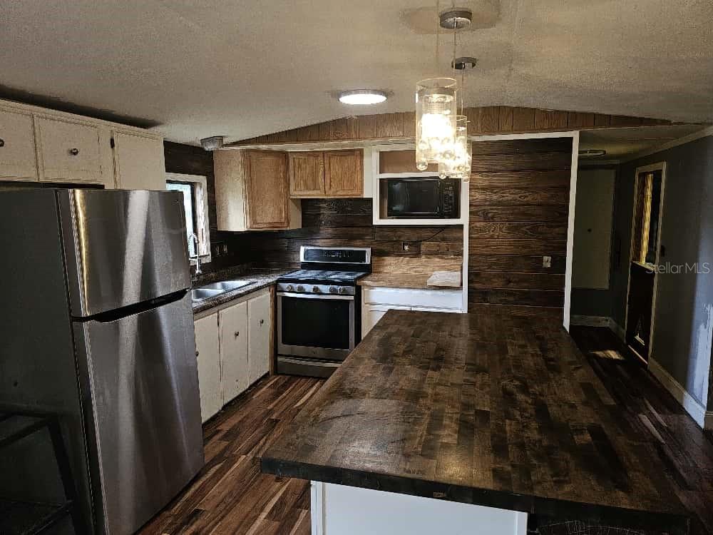 LAKE WEIR HEIGHTS - Residential
