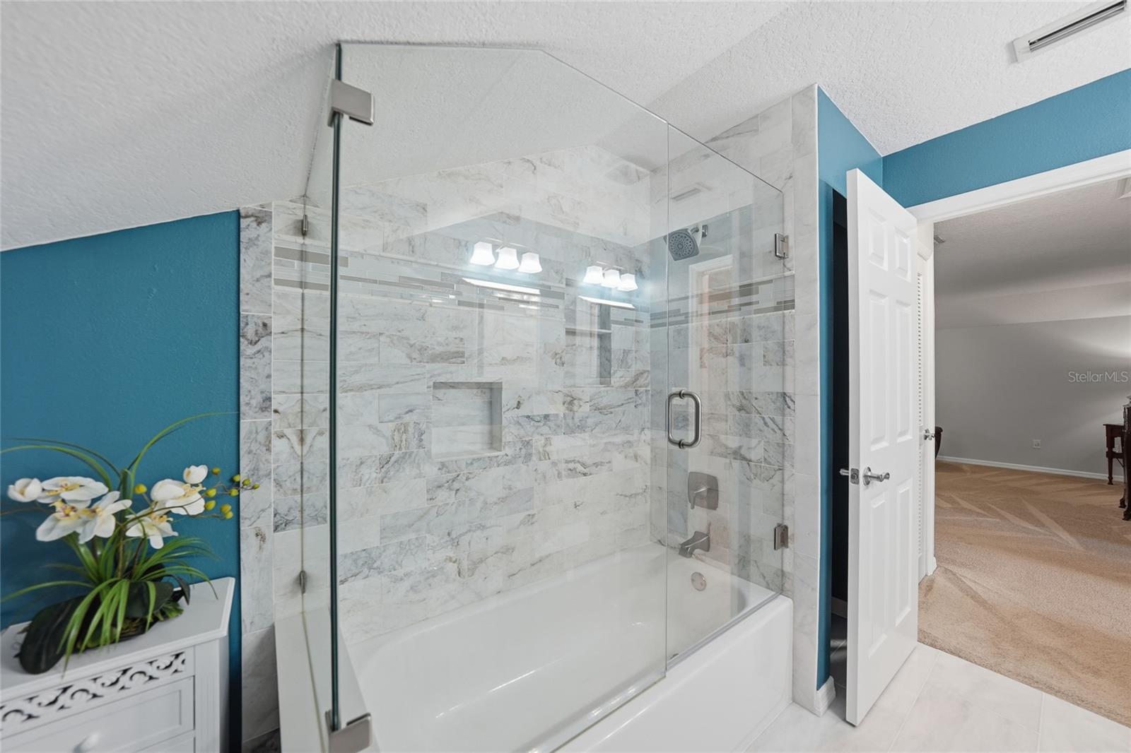 VENTURA VILLAGE - Residential