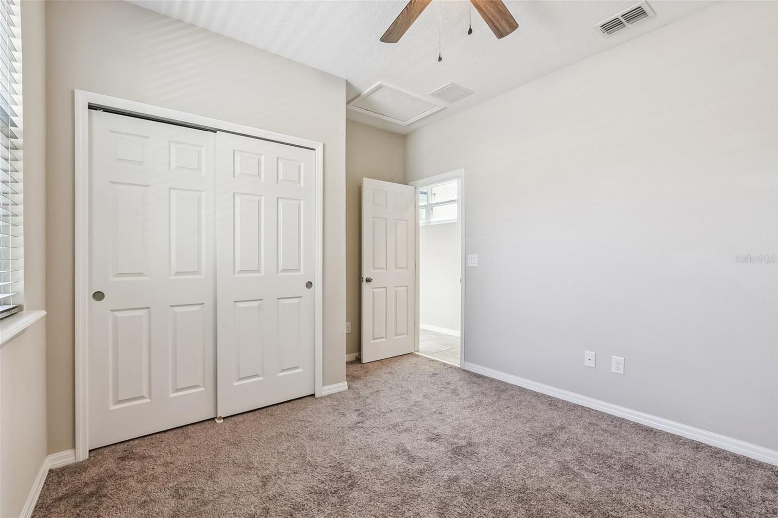 SPRING LAKE RESERVE - Residential Lease