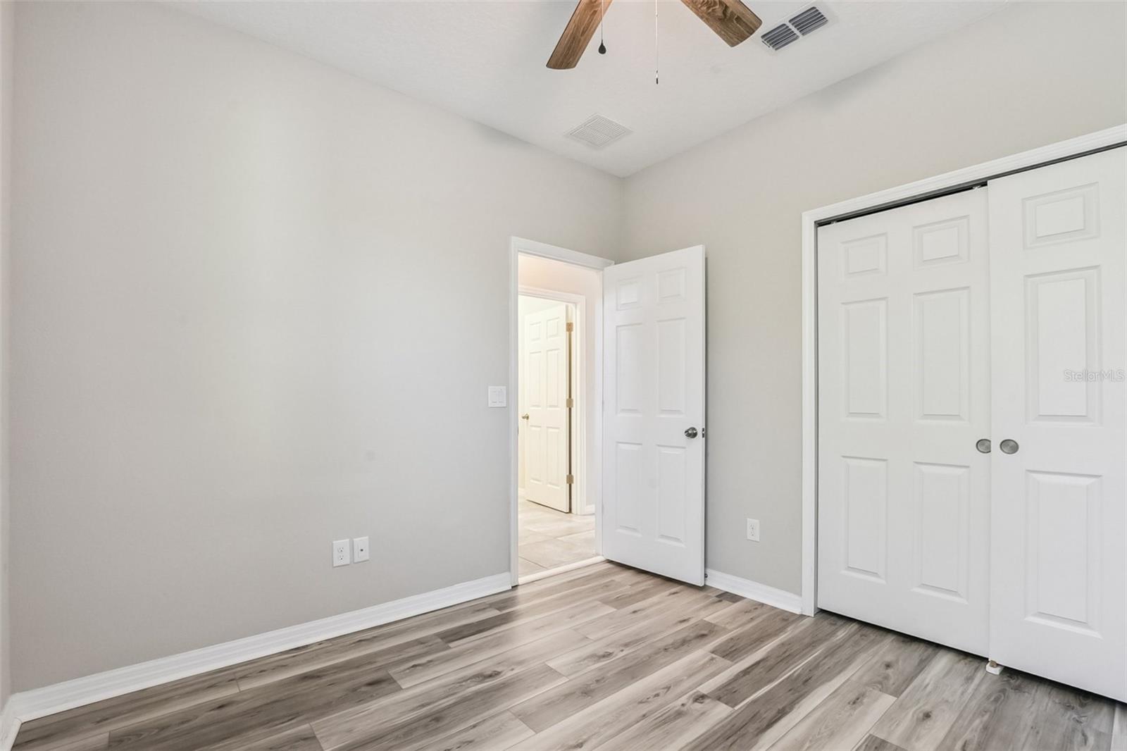 SPRING LAKE RESERVE - Residential Lease