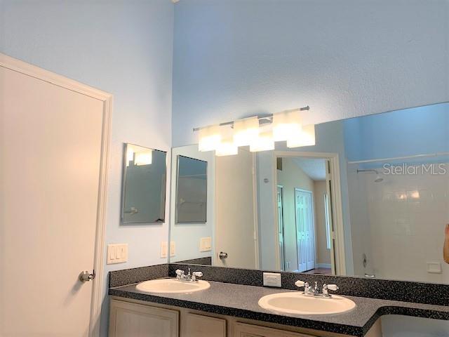 CARROLLWOOD KEY - Residential Lease