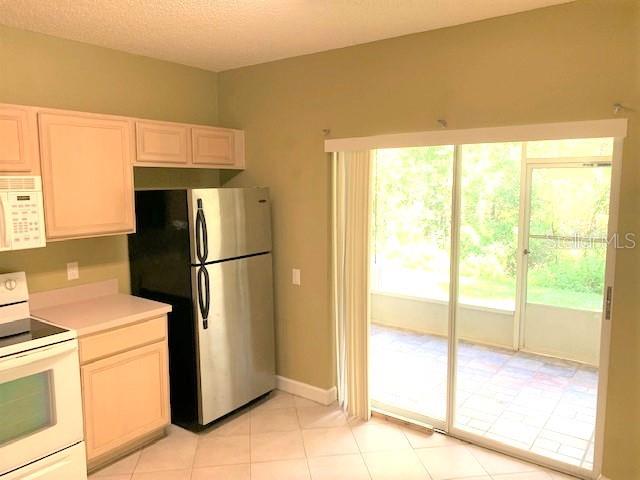 CARROLLWOOD KEY - Residential Lease