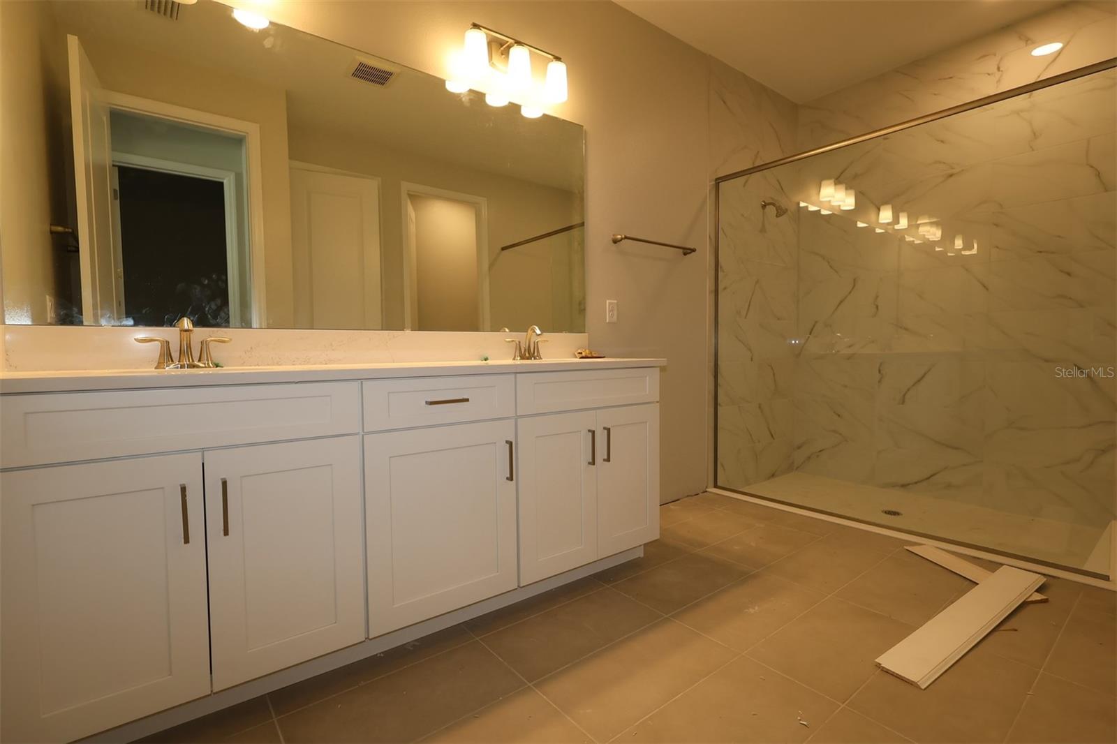 WILLOW RUN - Residential