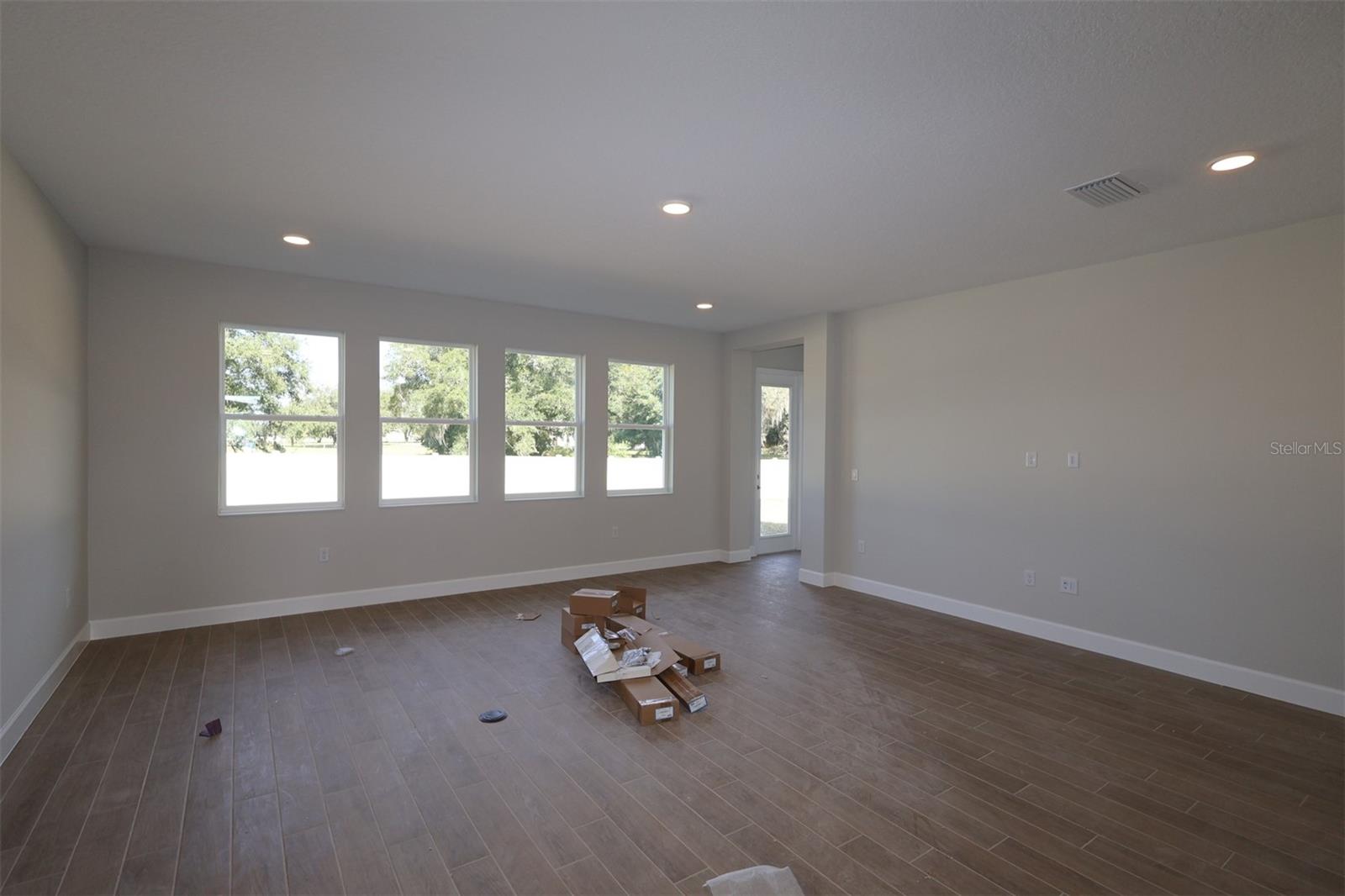 WILLOW RUN - Residential