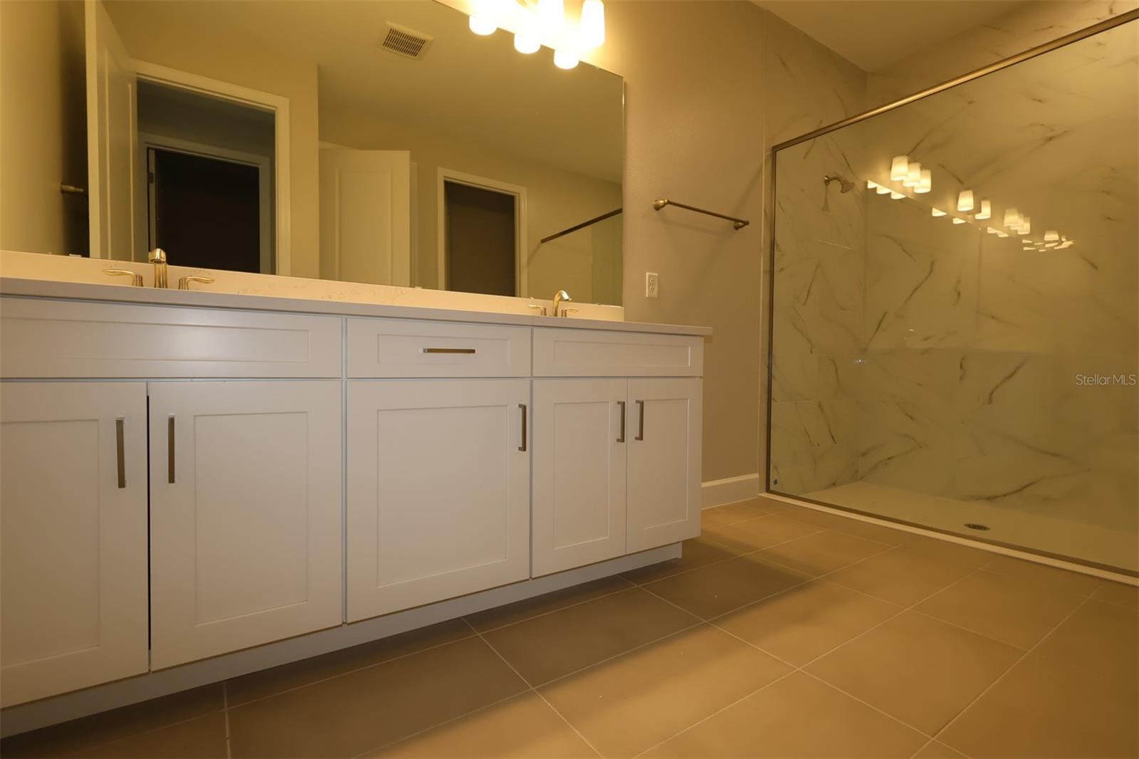 WILLOW RUN - Residential