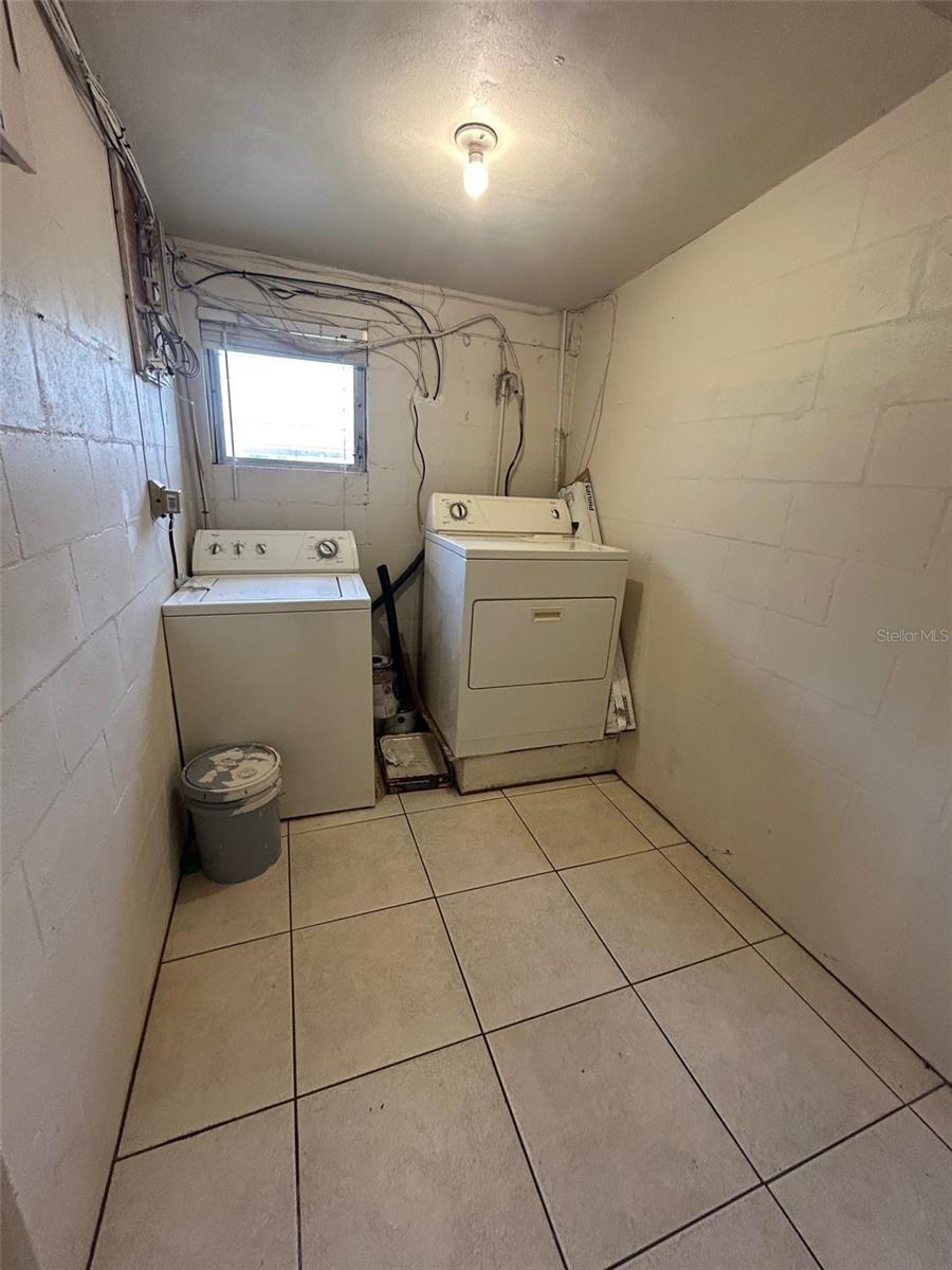 AMENDED OF CRYSTAL LAKE SHORES - Residential Lease