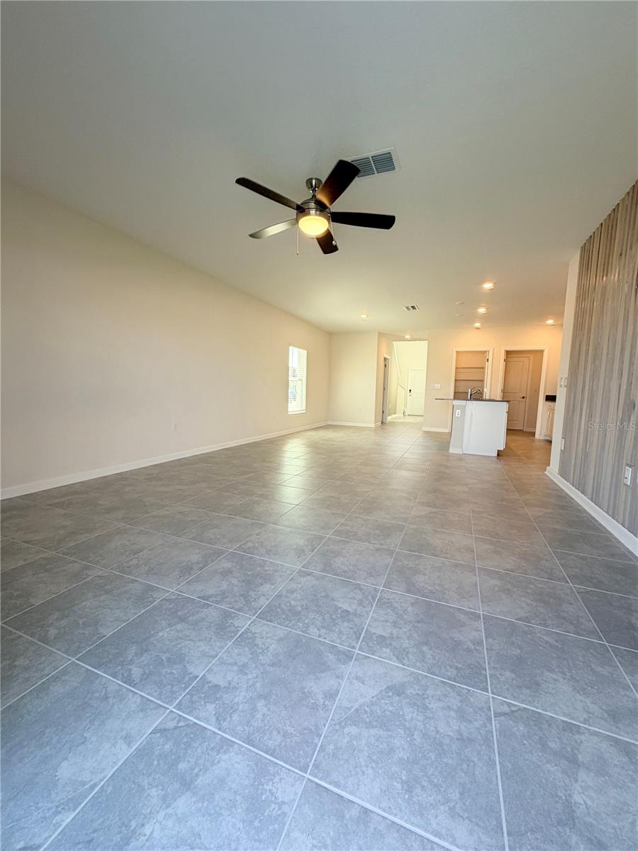 2743 RUNNERS CIRCLE
