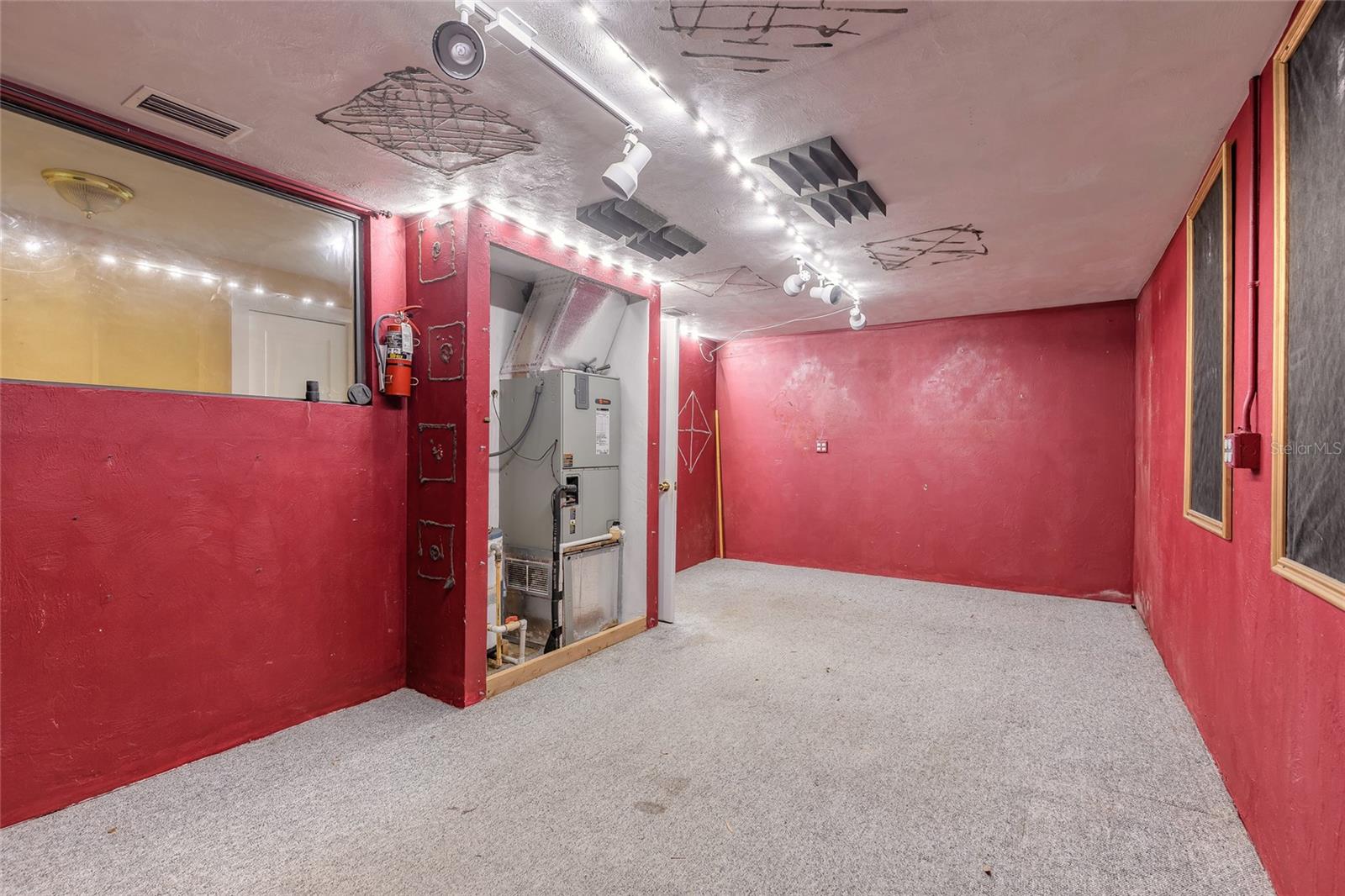 MASON & CARSWELLS HOLLY HILL - Commercial Sale