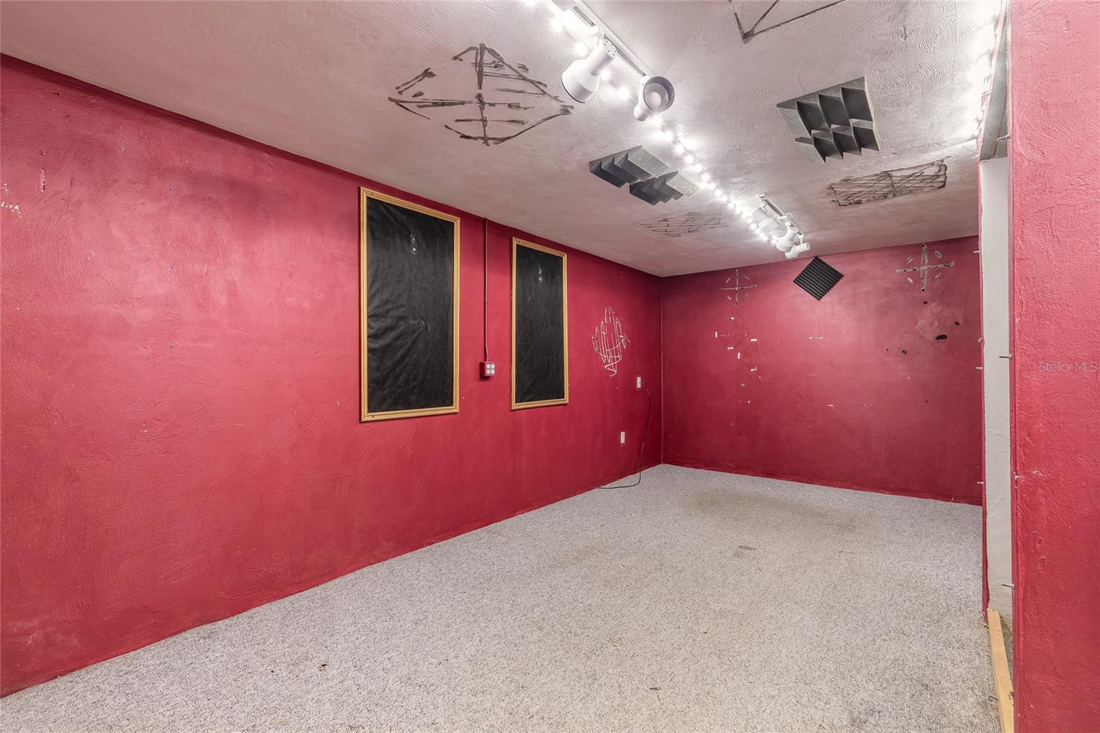 MASON & CARSWELLS HOLLY HILL - Commercial Sale