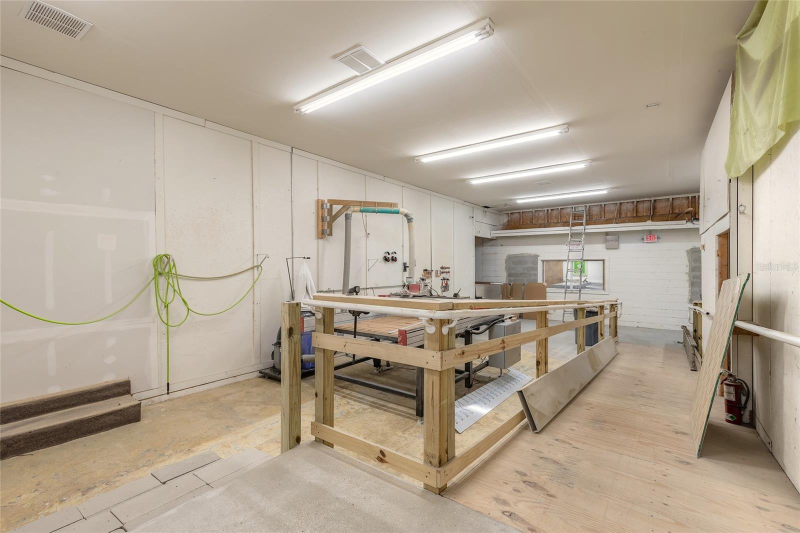 MASON & CARSWELLS HOLLY HILL - Commercial Sale