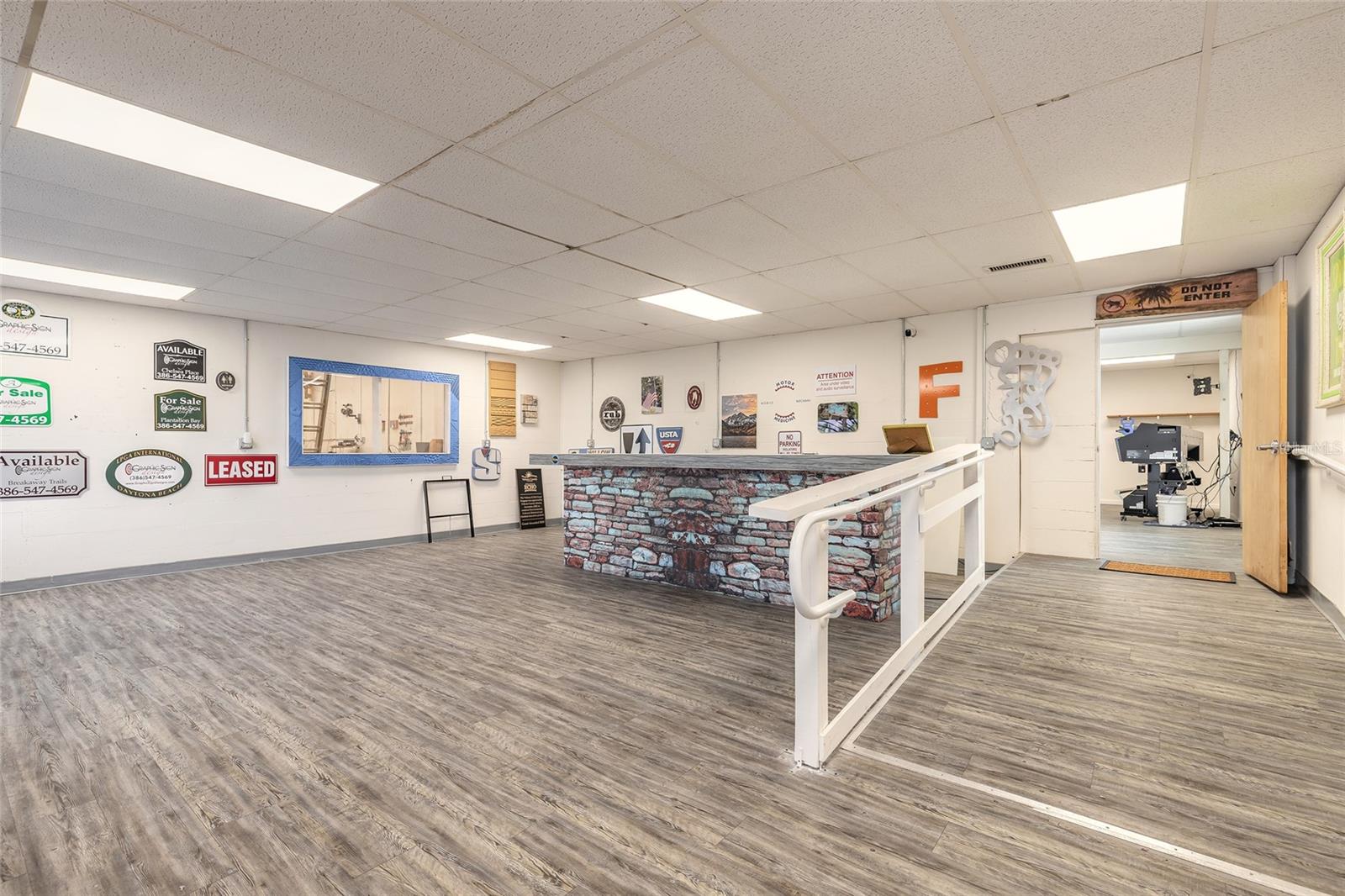 MASON & CARSWELLS HOLLY HILL - Commercial Sale