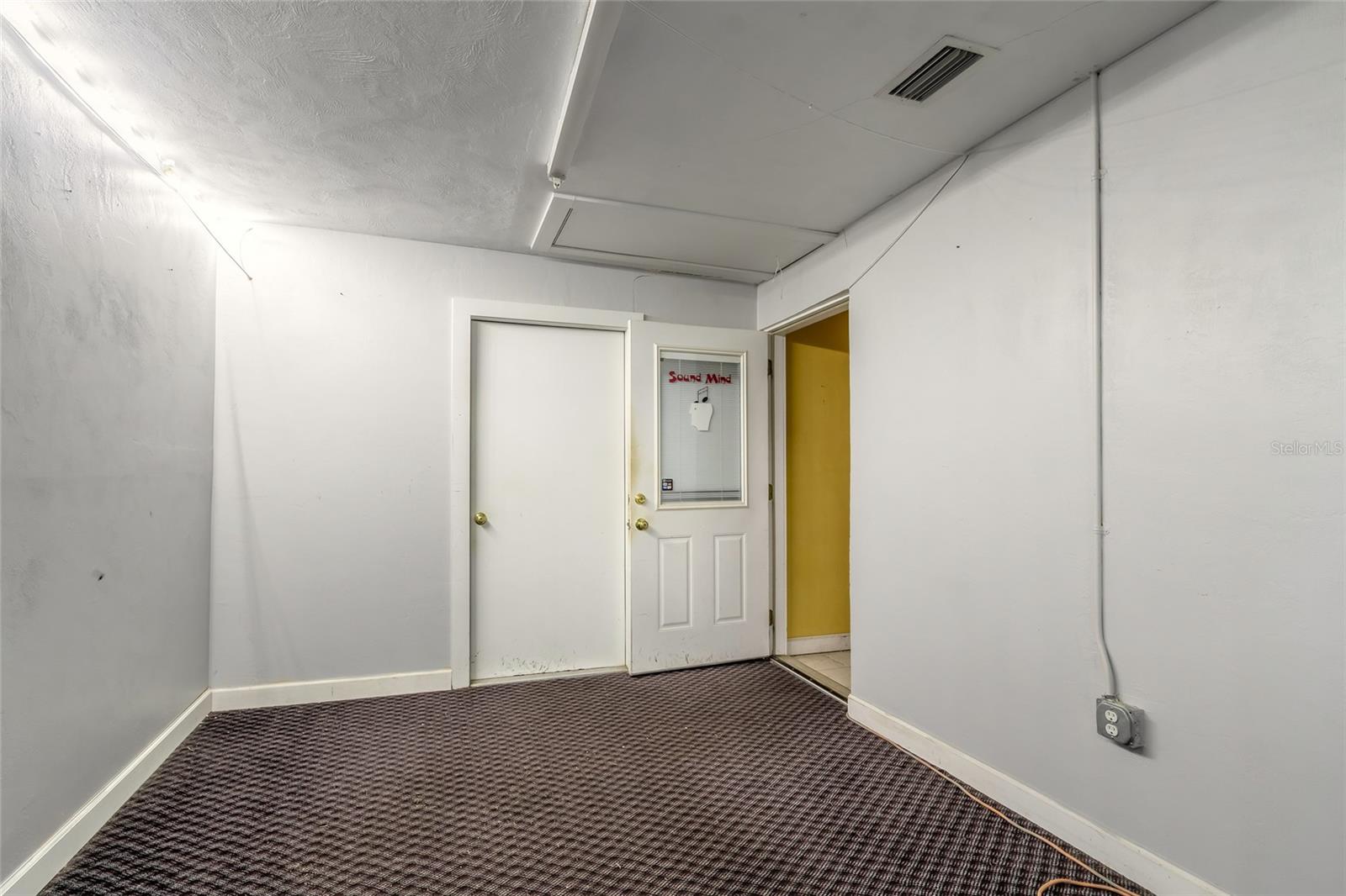 MASON & CARSWELLS HOLLY HILL - Commercial Sale