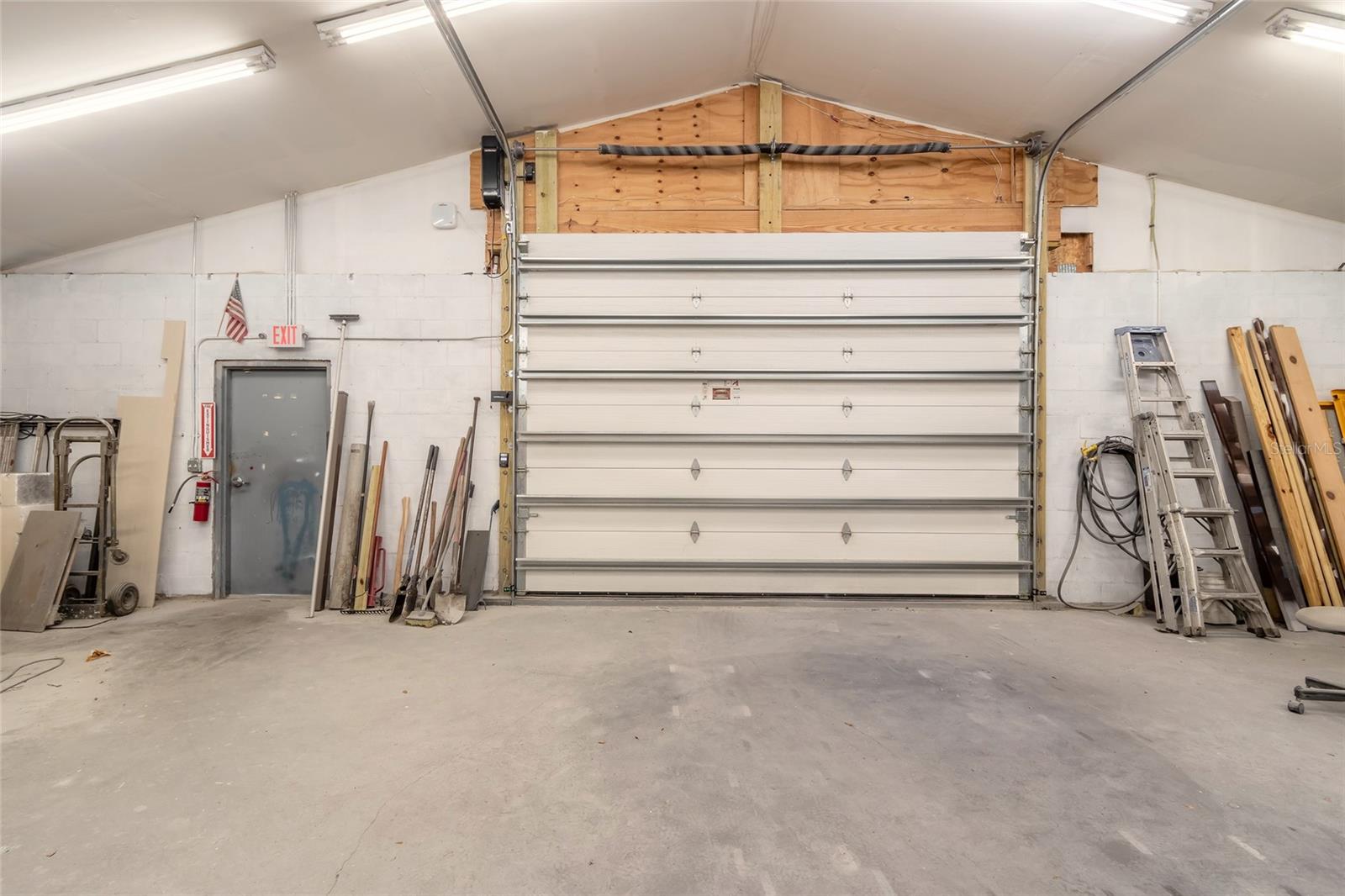 MASON & CARSWELLS HOLLY HILL - Commercial Sale