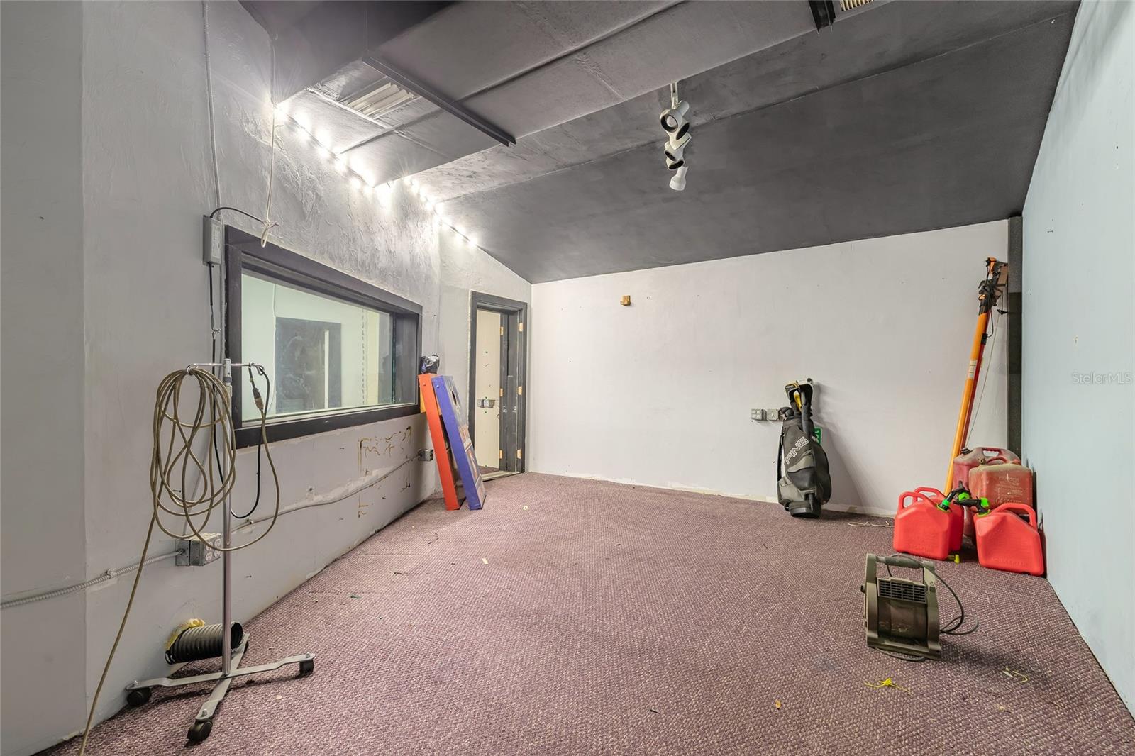 MASON & CARSWELLS HOLLY HILL - Commercial Sale