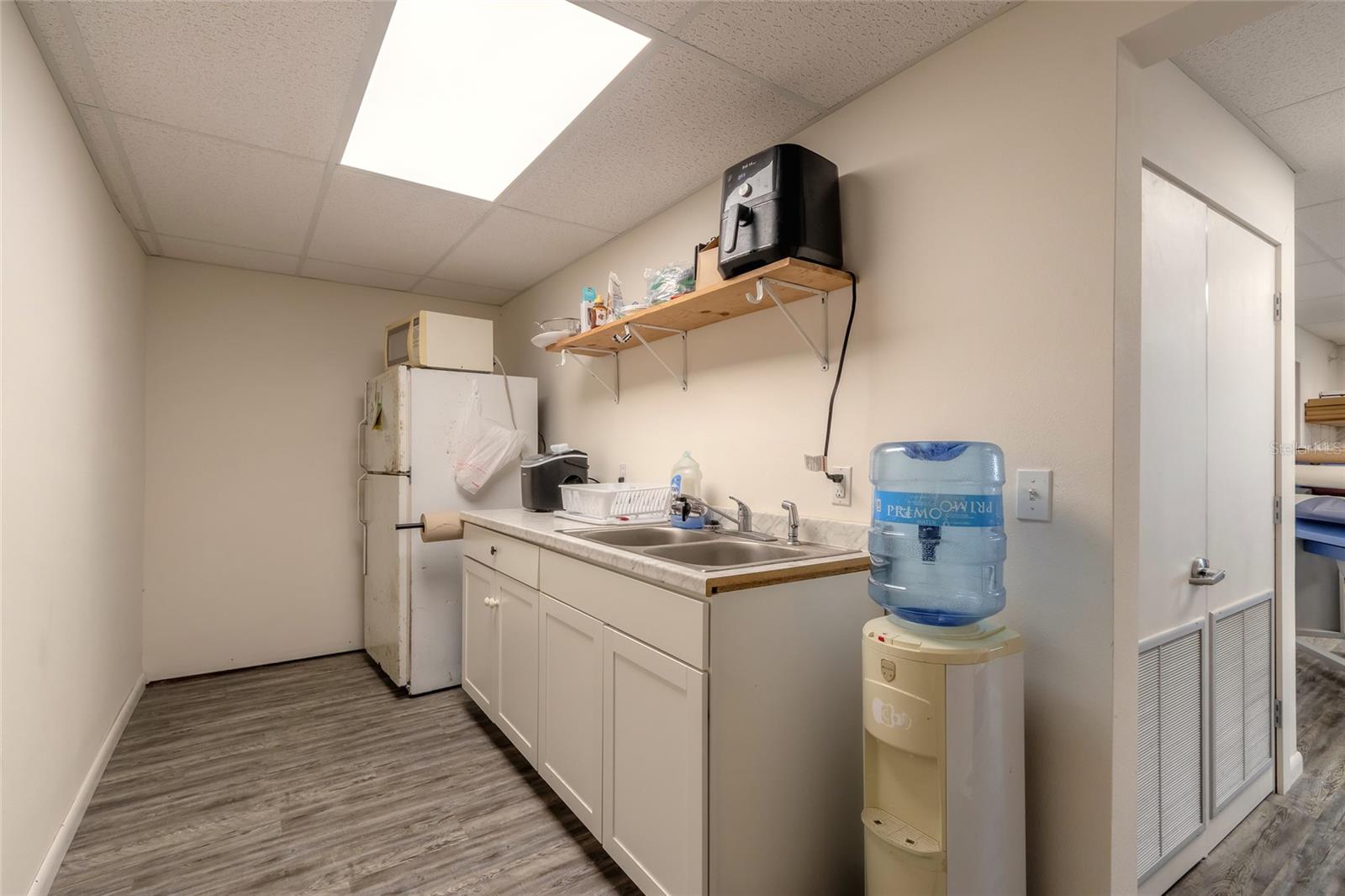 MASON & CARSWELLS HOLLY HILL - Commercial Sale