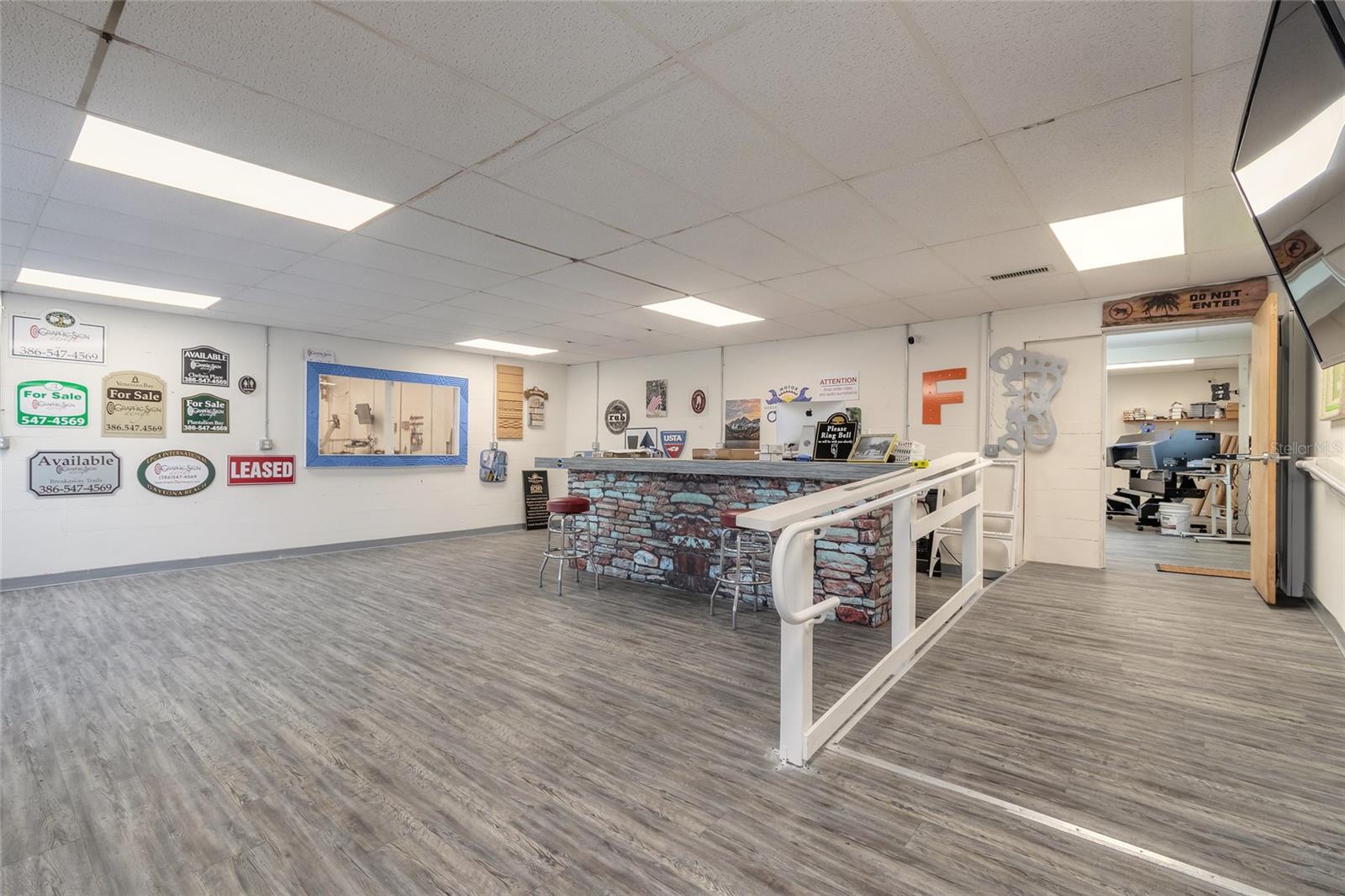 MASON & CARSWELLS HOLLY HILL - Commercial Sale