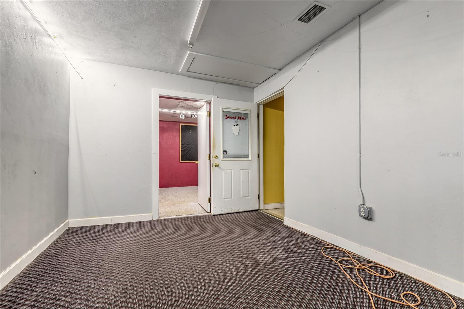 MASON & CARSWELLS HOLLY HILL - Commercial Sale