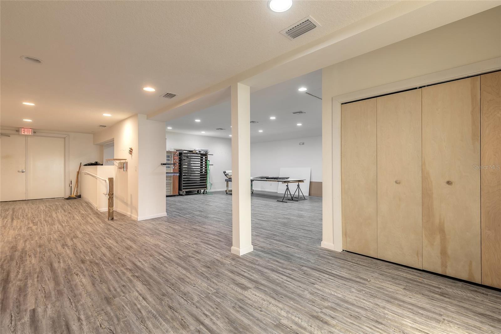 MASON & CARSWELLS HOLLY HILL - Commercial Sale