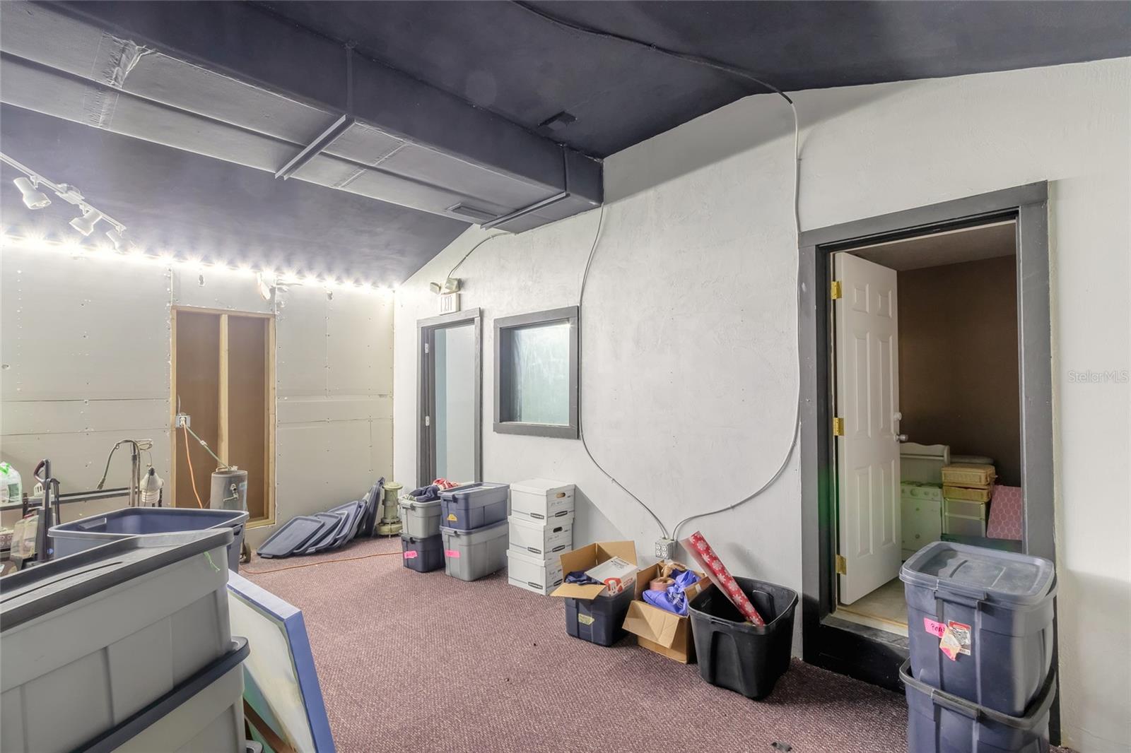 MASON & CARSWELLS HOLLY HILL - Commercial Sale