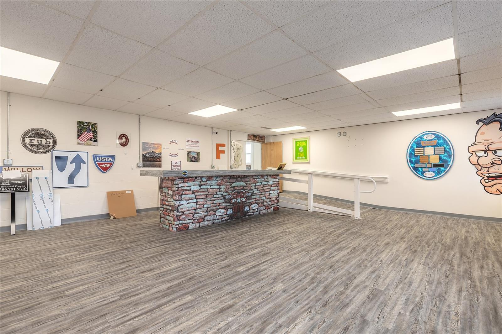 MASON & CARSWELLS HOLLY HILL - Commercial Sale