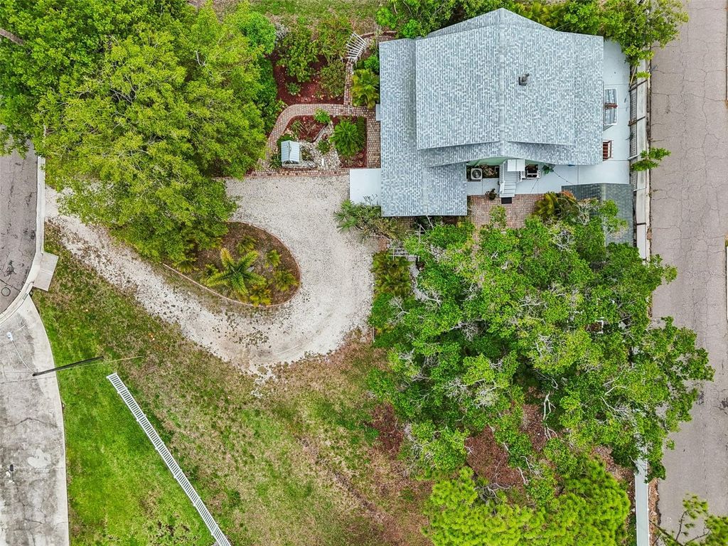 Photo of 646 80th Avenue N, St Petersburg, FL 33702 (MLS # TB8495342)