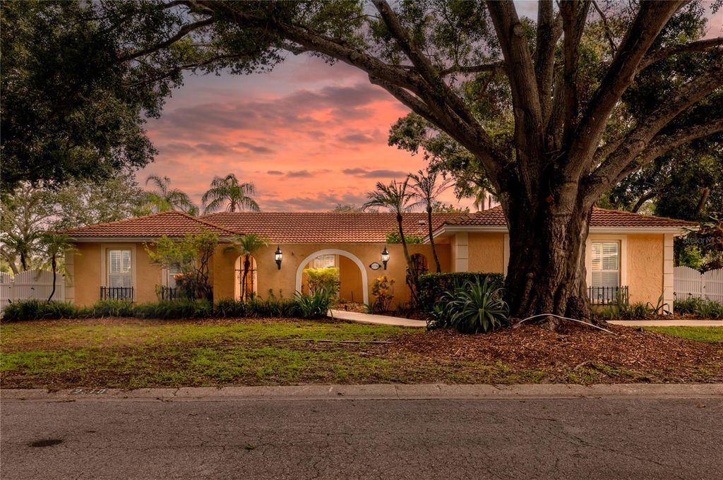 Photo of 2370 Weymouth Drive, Clearwater, FL 33764 (MLS # TB8383304)