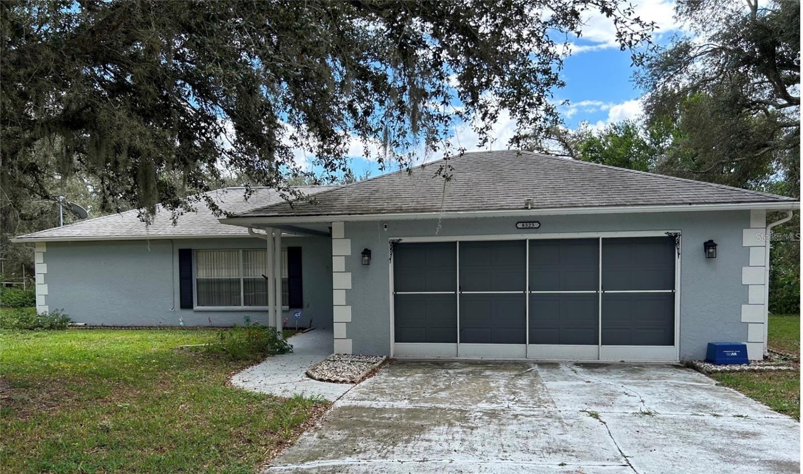 Tranquil spot on pond. This 2 bedroom, 2 bath, 2 car garage, pool home is located close to the us19 county line road area. This home is in pristine condition with laminate flooring throughout. Tile in both baths and quartz countertops in the kitchen. Gorgeous fiberglass unground pool