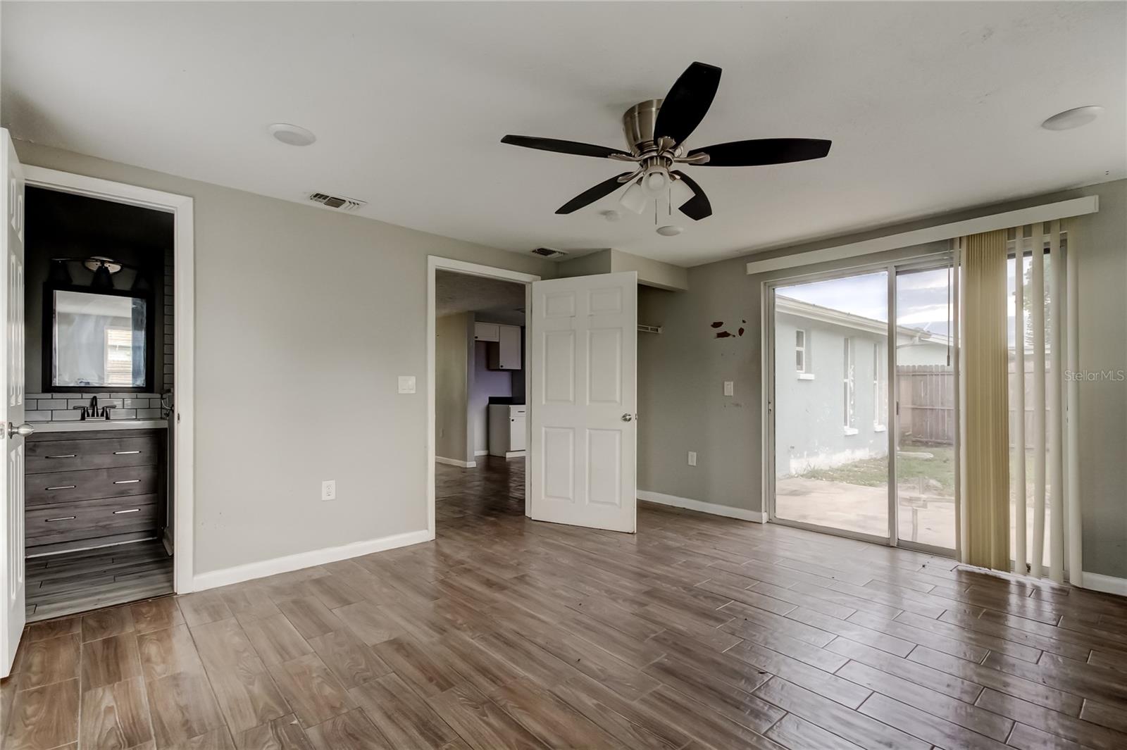EMBASSY HILLS - Residential