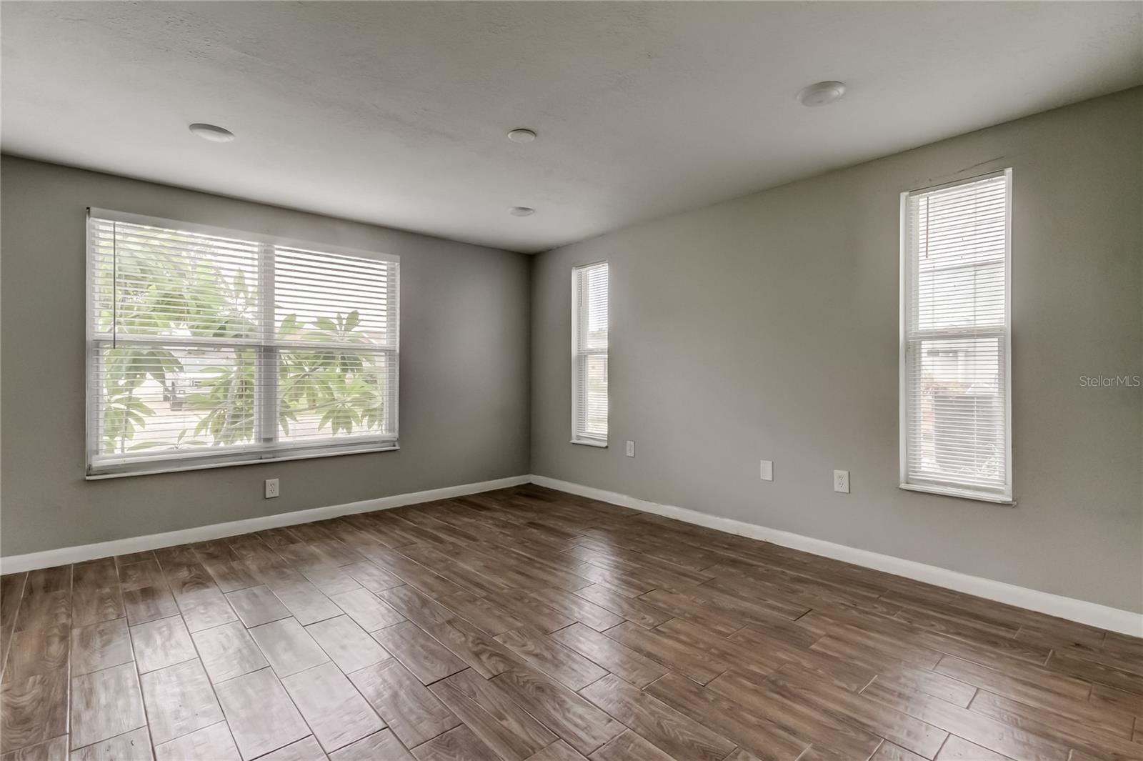 EMBASSY HILLS - Residential
