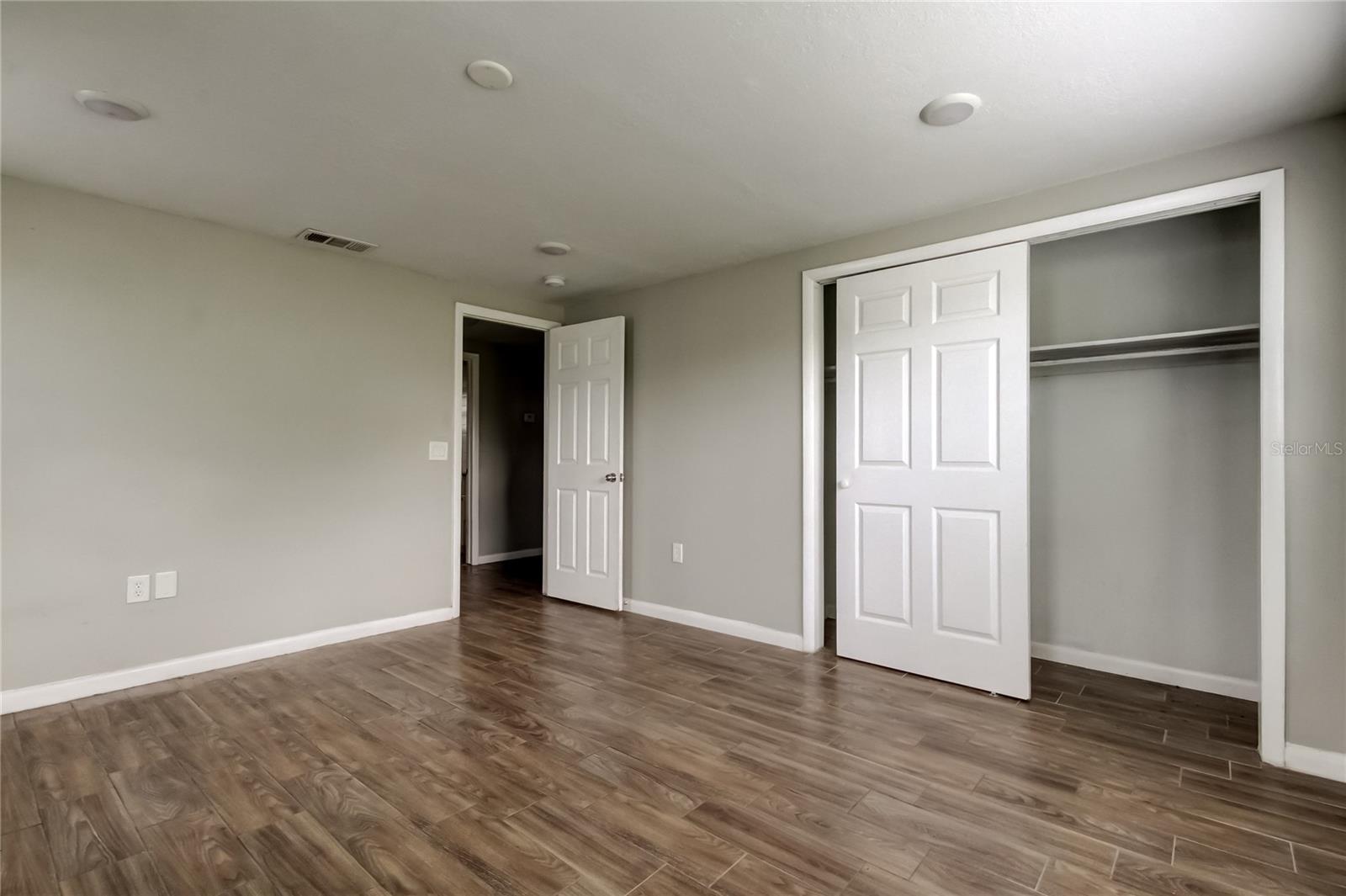 EMBASSY HILLS - Residential
