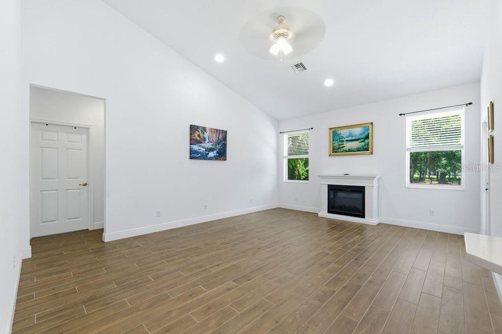 ACREAGE & UNREC - Residential