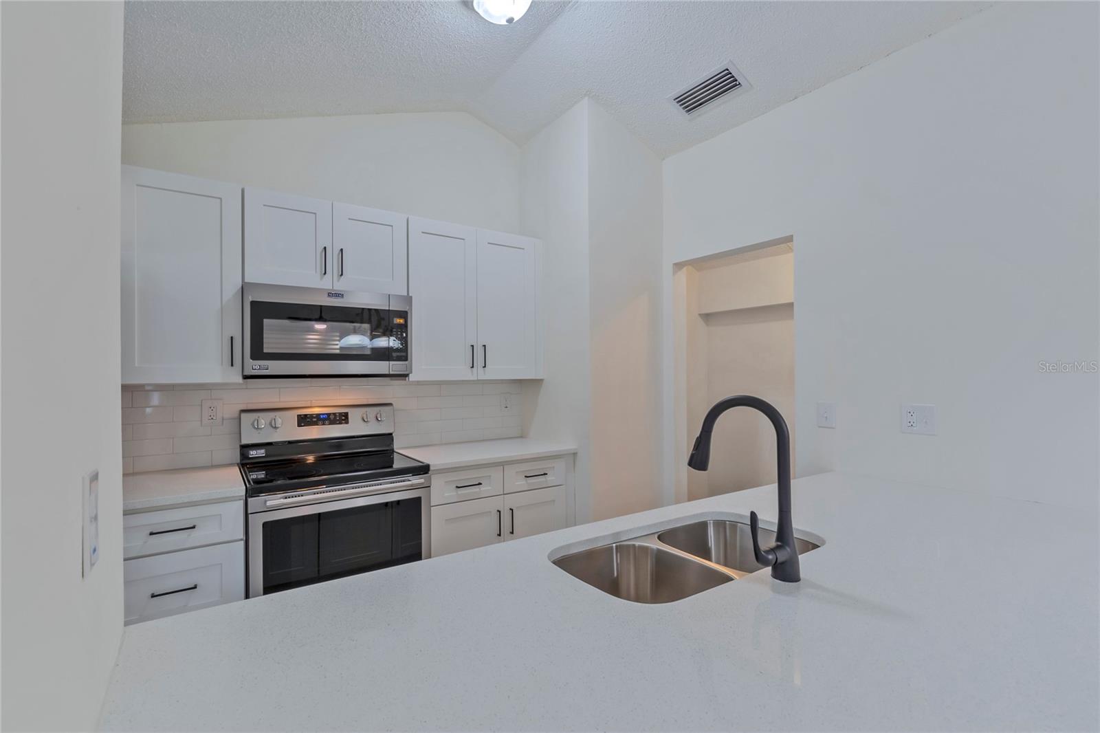 102 SHOREVIEW LANE