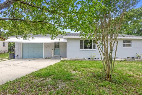 220 N JULIA AVENUE DELAND FL 32720
