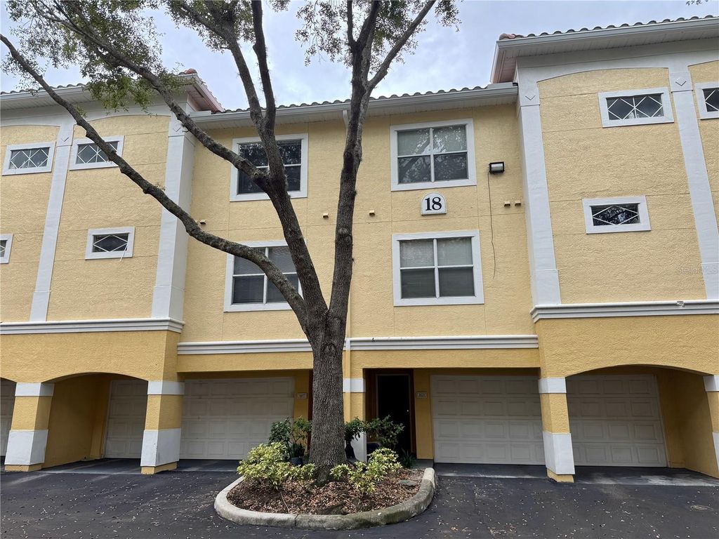 Photo of 1825 Shadow View Circle #1825, Maitland, FL 32751 (MLS # O6370810)