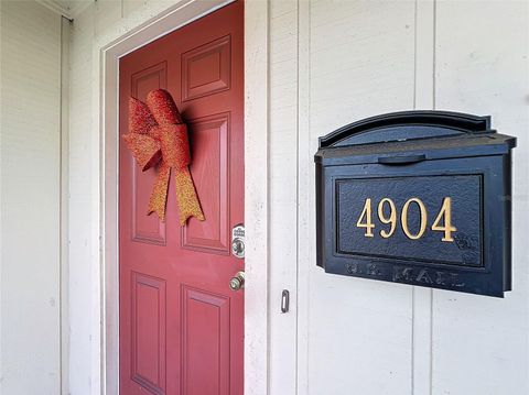 A home in WINTER PARK