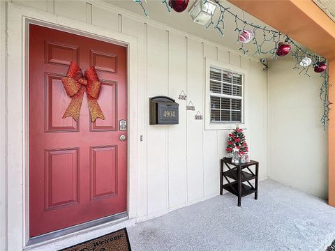 A home in WINTER PARK