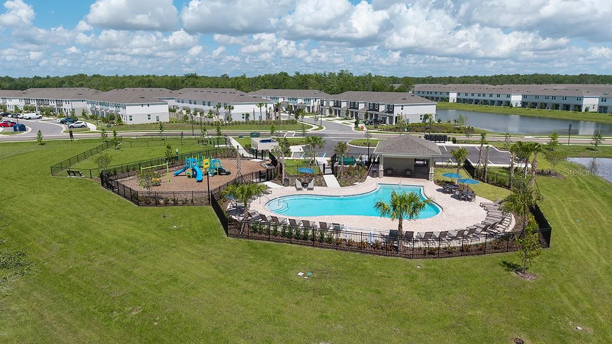 THE TOWNS AT FIRETHORN - Residential