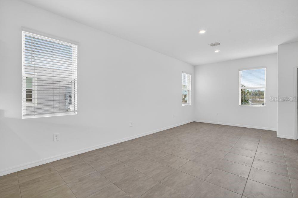 THE TOWNS AT FIRETHORN - Residential