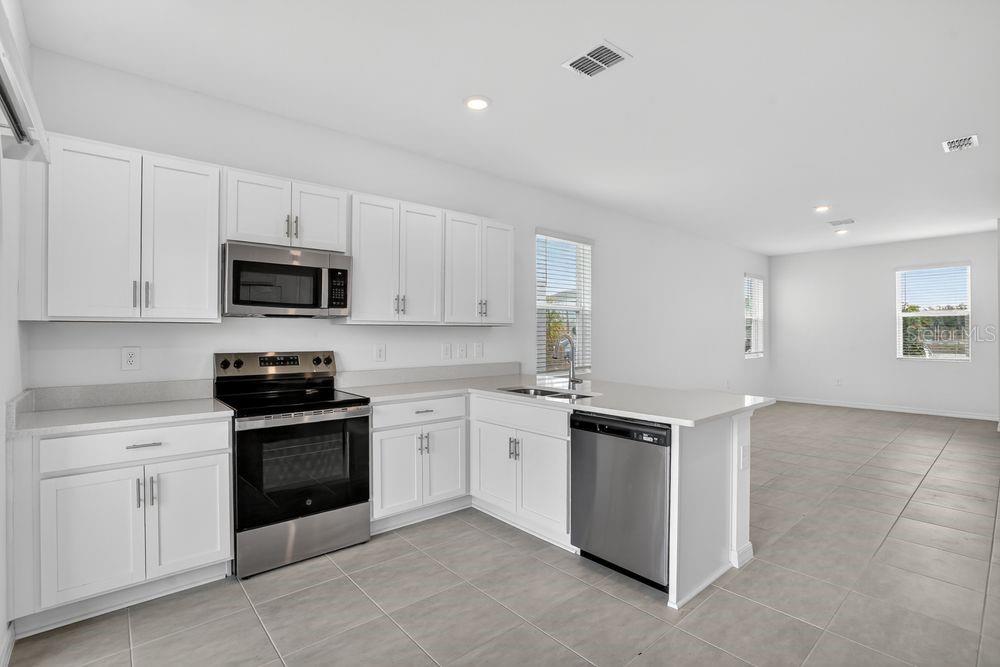 THE TOWNS AT FIRETHORN - Residential