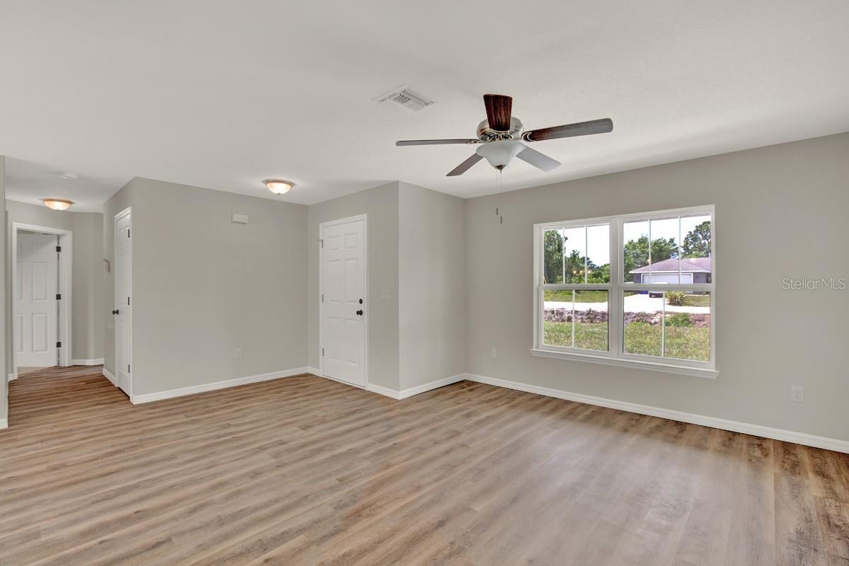2900 W KEVIN ROAD