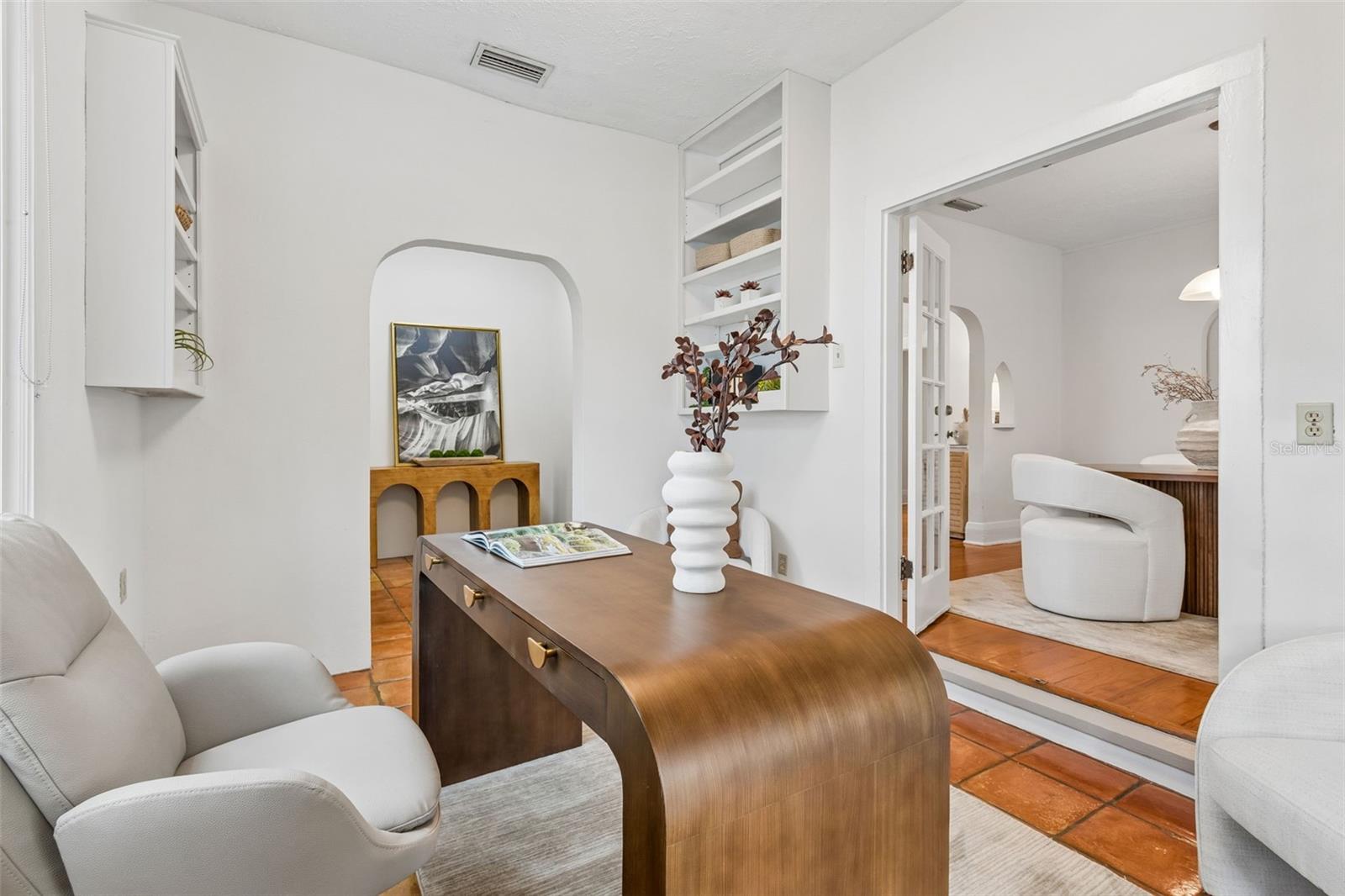 2434 W PROSPECT ROAD