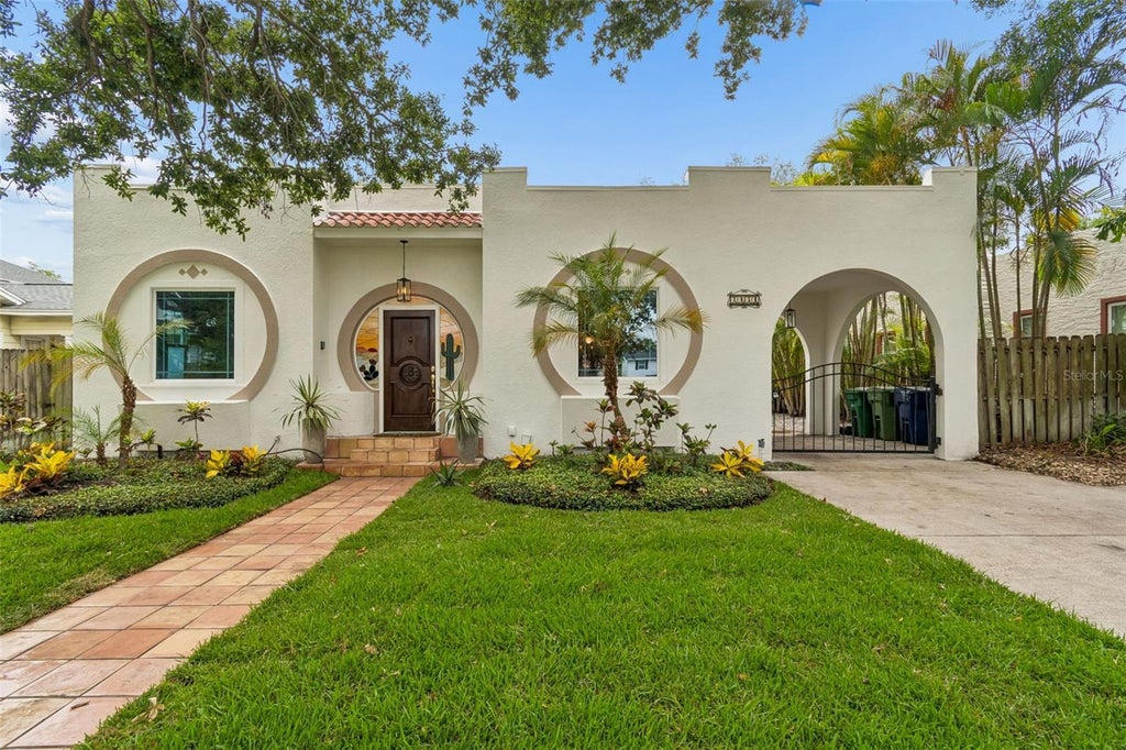 Photo of 2434 W Prospect Road, Tampa, FL 33629 (MLS # TB8510663)