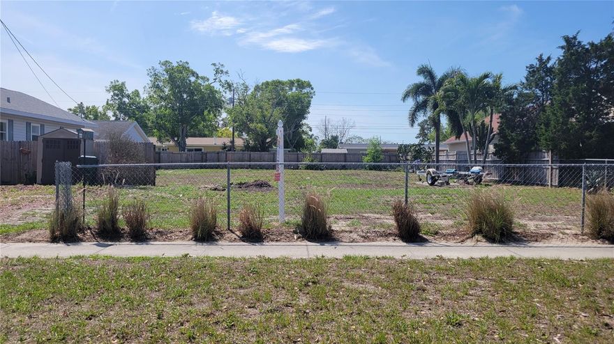 Your opportunity to build a home on a lovely, flat, cleared residential lot 60 x 129 foot. This locale is located on 6th St. S.W., a picturesque brick street and also has convenient alley access in the rear of the lot. The lot is flat, cleared and ready to build! Survey attached.