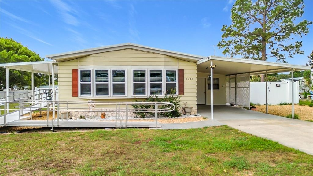 Photo of 9580 SE 161st Place, Summerfield, FL 34491 (MLS # G5111650)