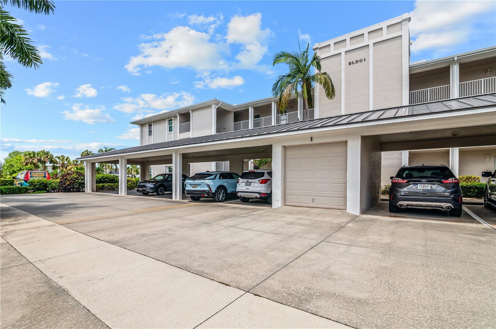 WINDJAMMER POINT PH 05 BLDG 01 - Residential