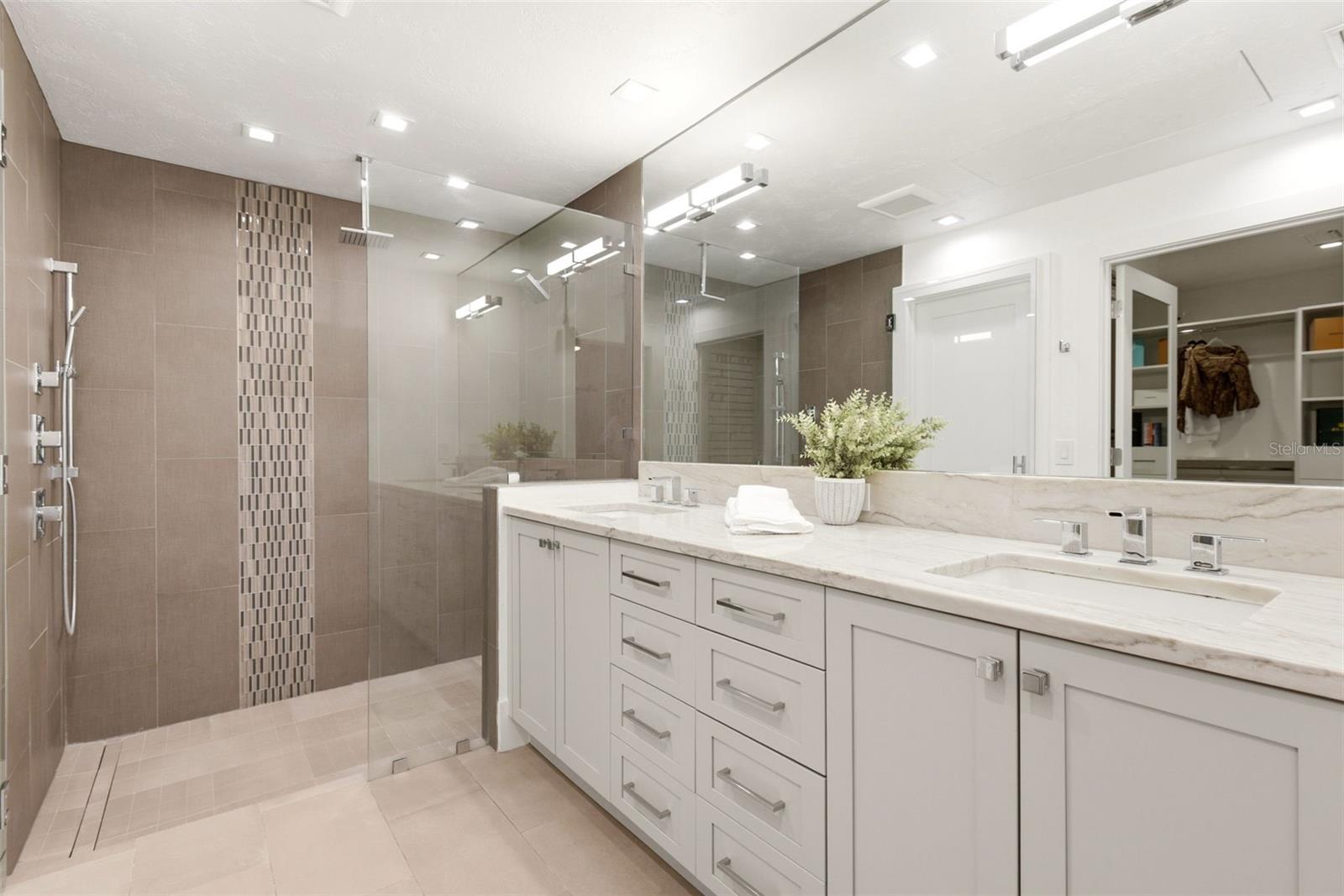 ORANGE TREE COUNTRY CLUB - Residential