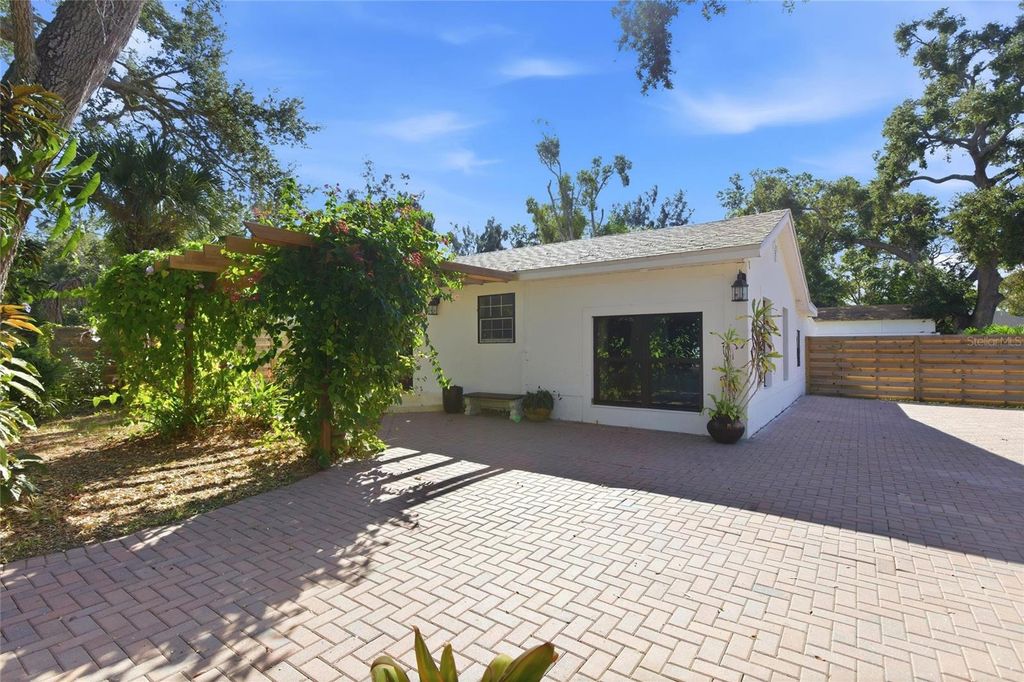 Photo of 2826 Marlette Street, Sarasota, FL 34231 (MLS # A4671301)